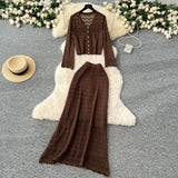 Wearing A Female Gentle Wind High-End Feeling V-Neck Long-Sleeved Empty Crochet Knitted
