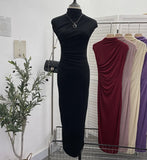 Unique Dress With Thin Folds And Hips High-Collar After The Opening Of The Fork Dress