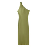 New Summer Dress With Sloping Shoulders And Bare Back-Outfit